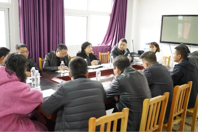 學院黨委委員、副院長黃瑛赴鄉(xiāng)村振興聯(lián)系點調研、宣講黨的二十大精神